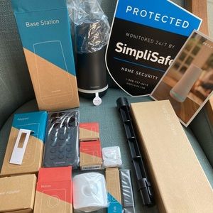 SimpliSafe Home Security System NWT